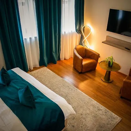 Casa Hrisicos Ξενοδοχείο 4*